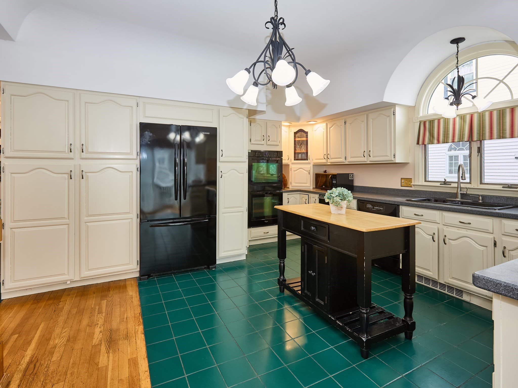 Single Family Residence at 301 Madison, Fall River MA 02720, photo 17 of 40