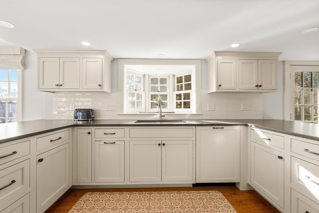 Single Family Residence at 151 Oakland Street, Wellesley MA 02481, photo 12 of 42