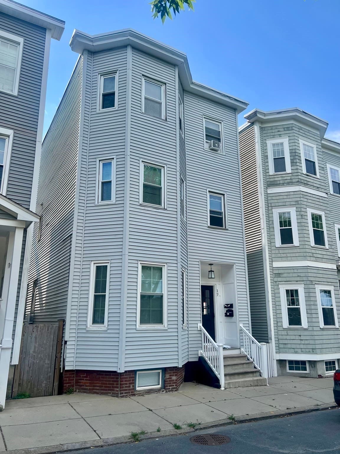 17 M Street, Boston MA 02127