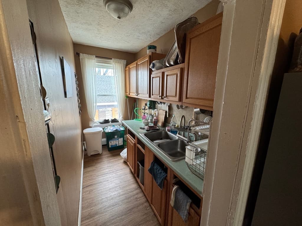 3 Family at 27 Harlow St, Worcester MA 01605, Worcester, photo 6 of 32