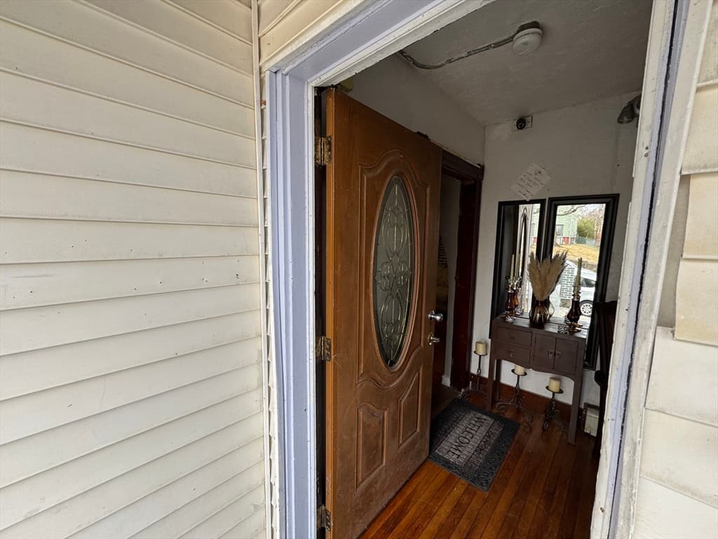 3 Family at 27 Harlow St, Worcester MA 01605, Worcester, photo 3 of 32