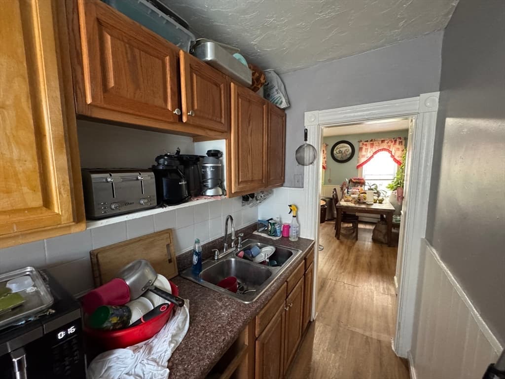 3 Family at 27 Harlow St, Worcester MA 01605, Worcester, photo 20 of 32