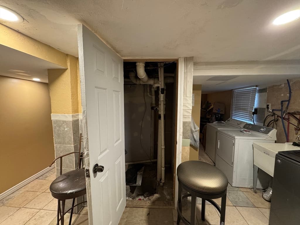 3 Family at 27 Harlow St, Worcester MA 01605, Worcester, photo 29 of 32