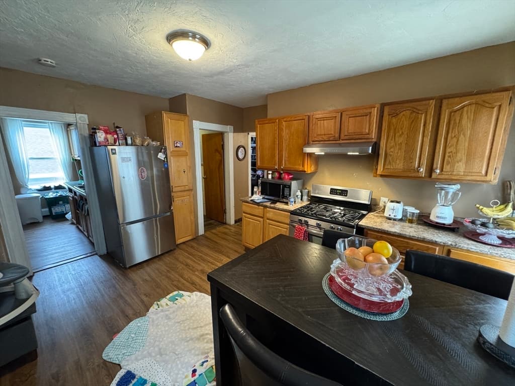 3 Family at 27 Harlow St, Worcester MA 01605, Worcester, photo 4 of 32