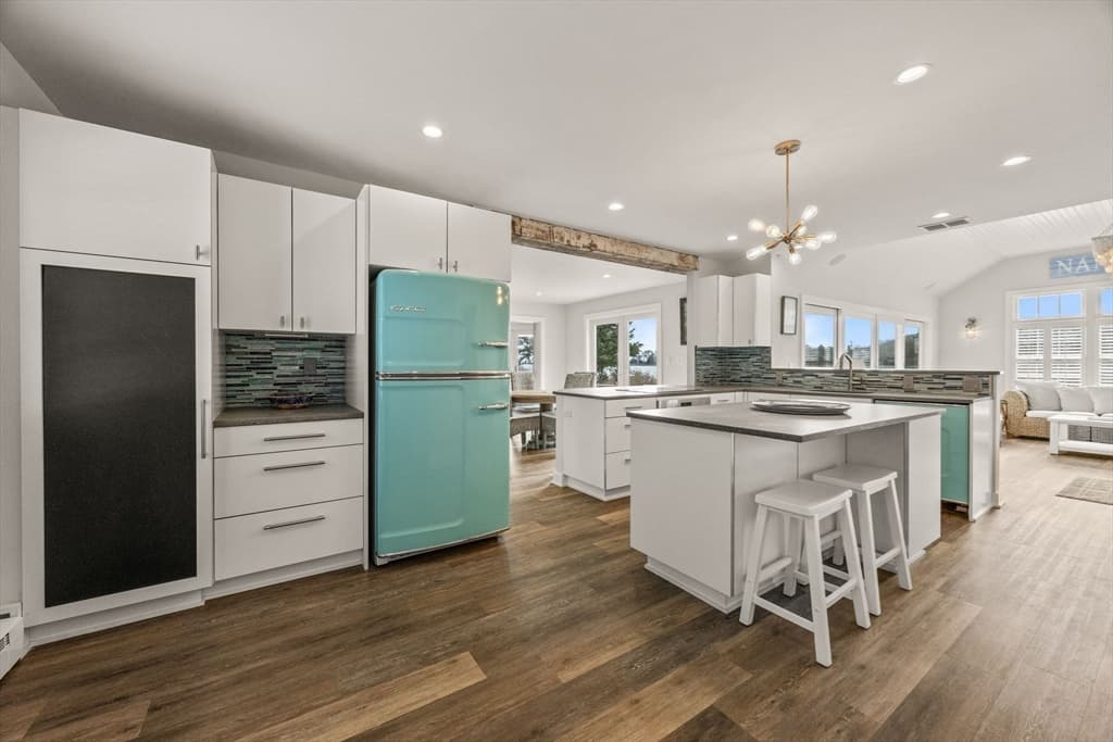 Single Family Residence at 33 Oyster Place Road, Barnstable MA 02635, Barnstable, photo 7 of 30