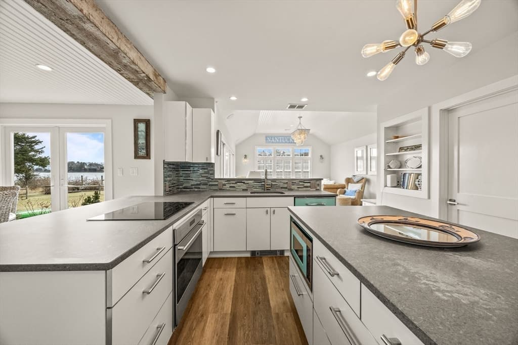 Single Family Residence at 33 Oyster Place Road, Barnstable MA 02635, Barnstable, photo 8 of 30