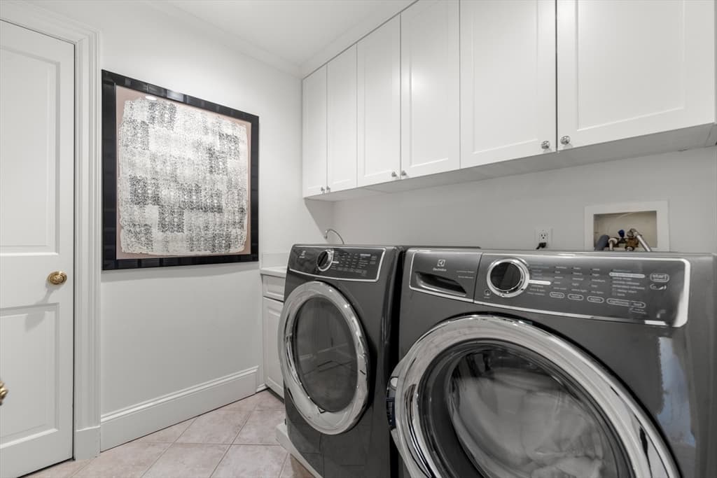 Condominium at 3 Commonwealth Avenue # 1, Boston MA 02116, photo 23 of 30
