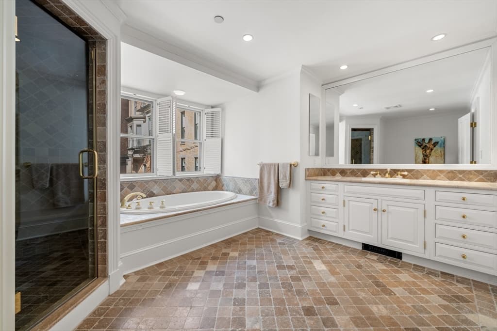 Condominium at 3 Commonwealth Avenue # 1, Boston MA 02116, photo 22 of 30