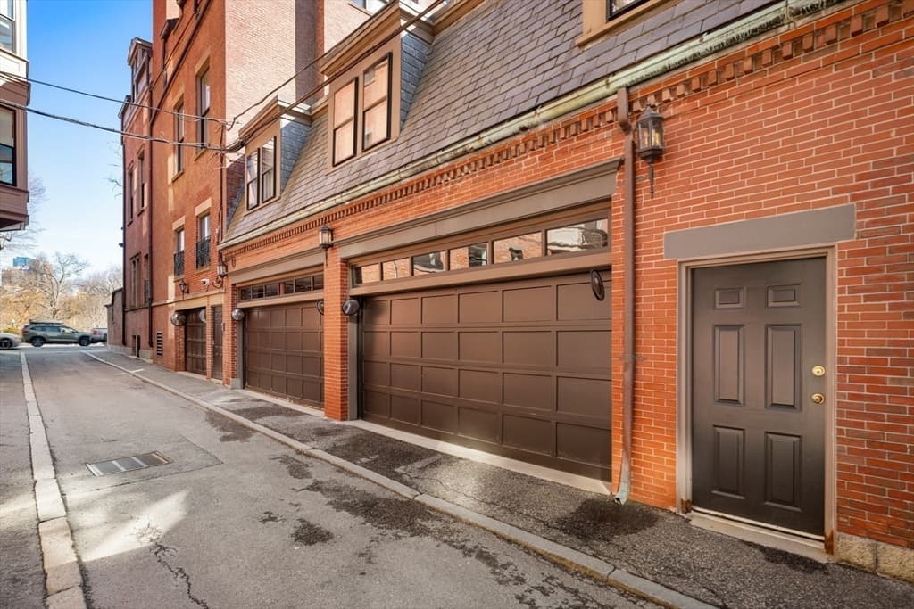 Condominium at 3 Commonwealth Avenue # 1, Boston MA 02116, photo 25 of 30