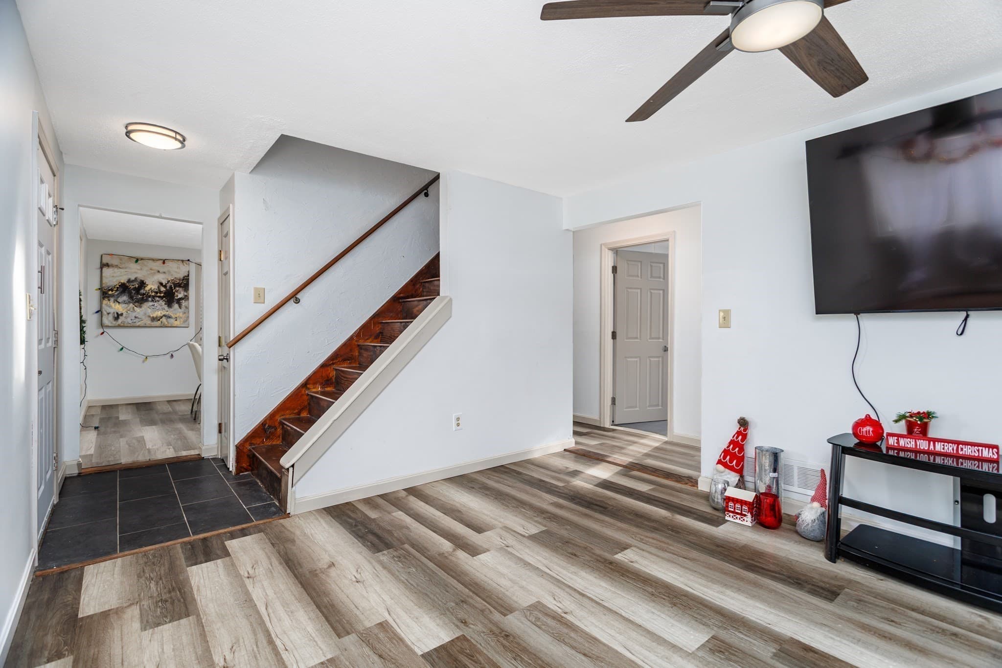 Single Family Residence at 28 Holly Drive, Gardner MA 01440, photo 12 of 32