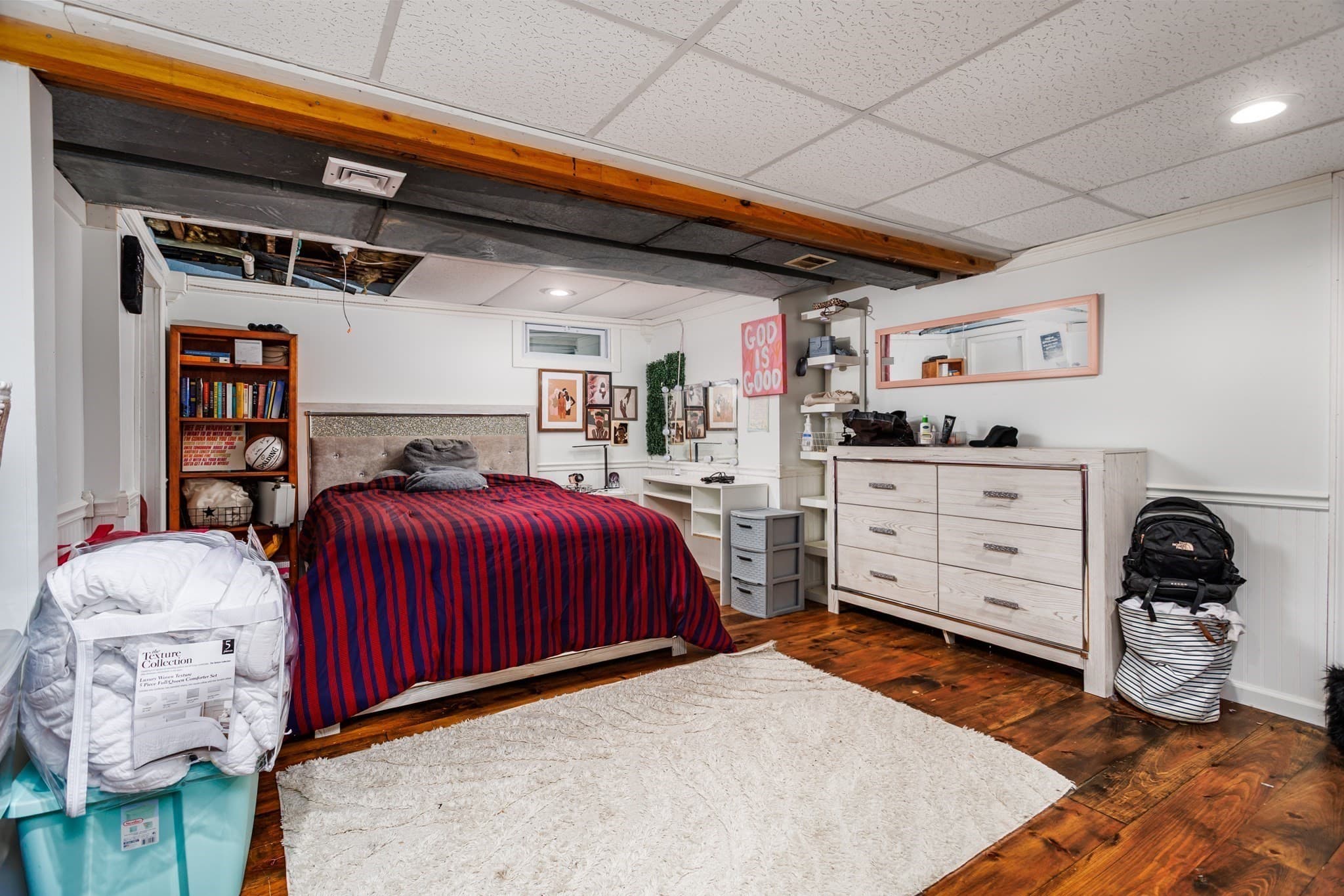 Single Family Residence at 28 Holly Drive, Gardner MA 01440, photo 15 of 32