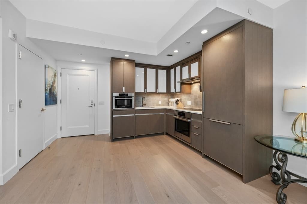 Condominium at 100 Lovejoy Wharf # 5L, Boston MA 02114, photo 15 of 22