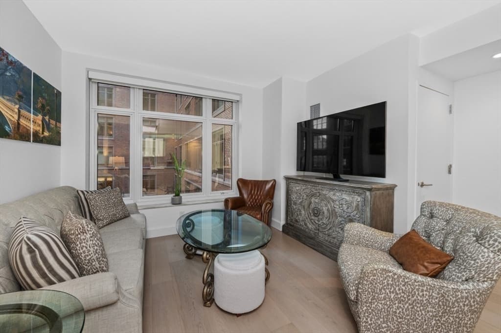 Condominium at 100 Lovejoy Wharf # 5L, Boston MA 02114, photo 11 of 22