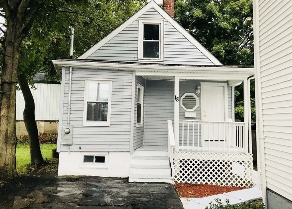 18 Lawrence St, Brockton MA 02301