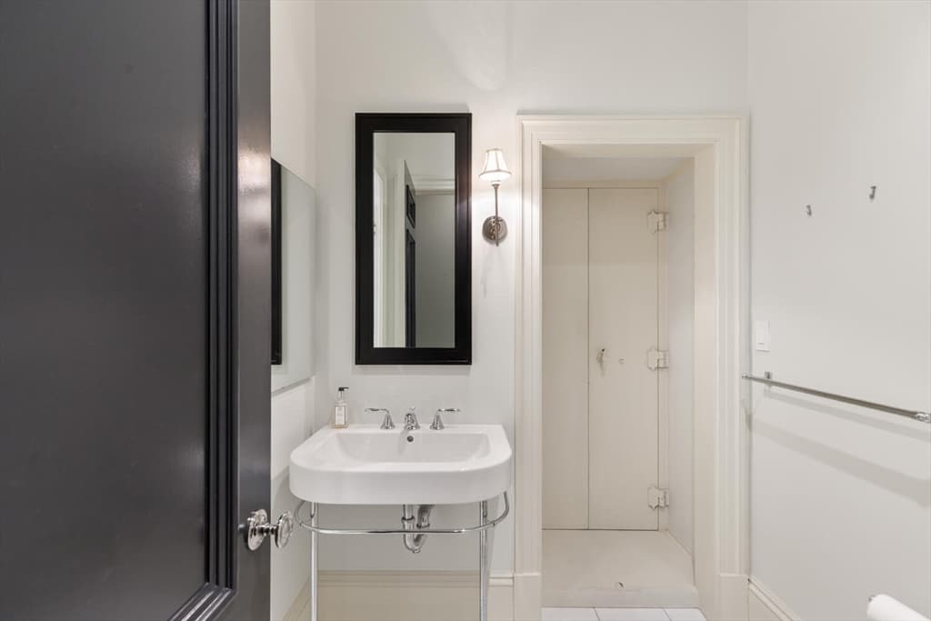 Condominium at 20 Beacon Street # 4, Boston MA 02108, photo 32 of 38