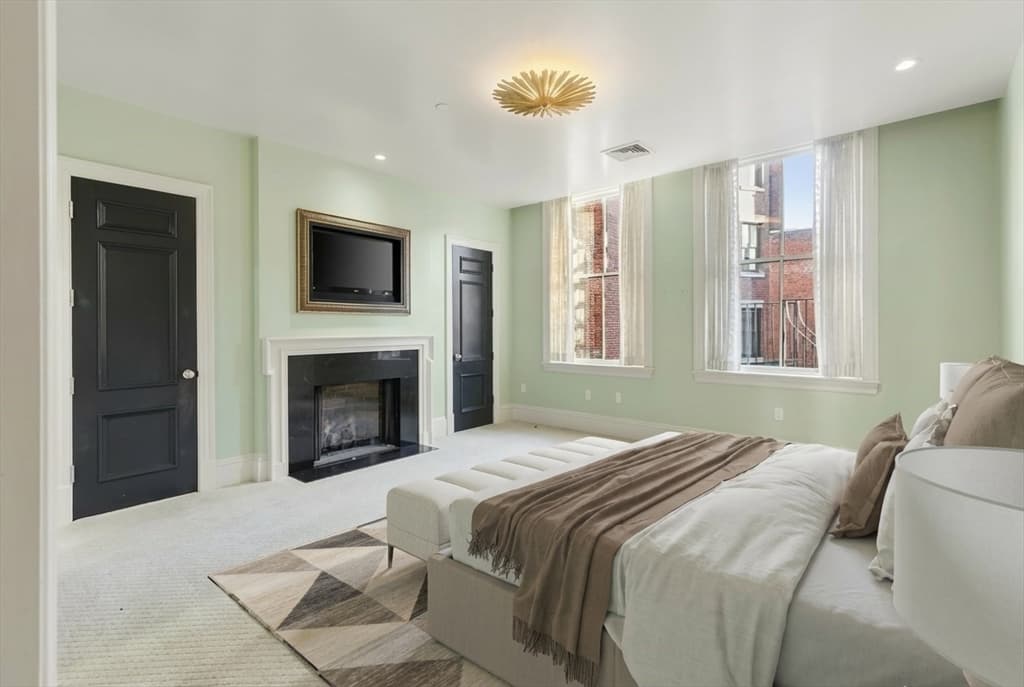 Condominium at 20 Beacon Street # 4, Boston MA 02108, photo 5 of 38