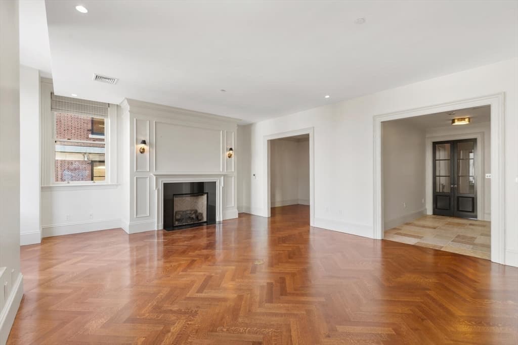 Condominium at 20 Beacon Street # 4, Boston MA 02108, photo 9 of 38
