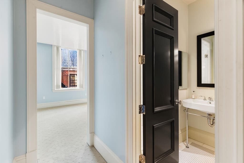Condominium at 20 Beacon Street # 4, Boston MA 02108, photo 30 of 38
