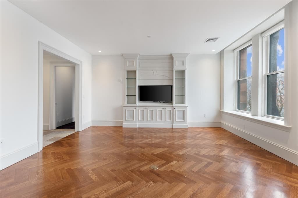 Condominium at 20 Beacon Street # 4, Boston MA 02108, photo 11 of 38