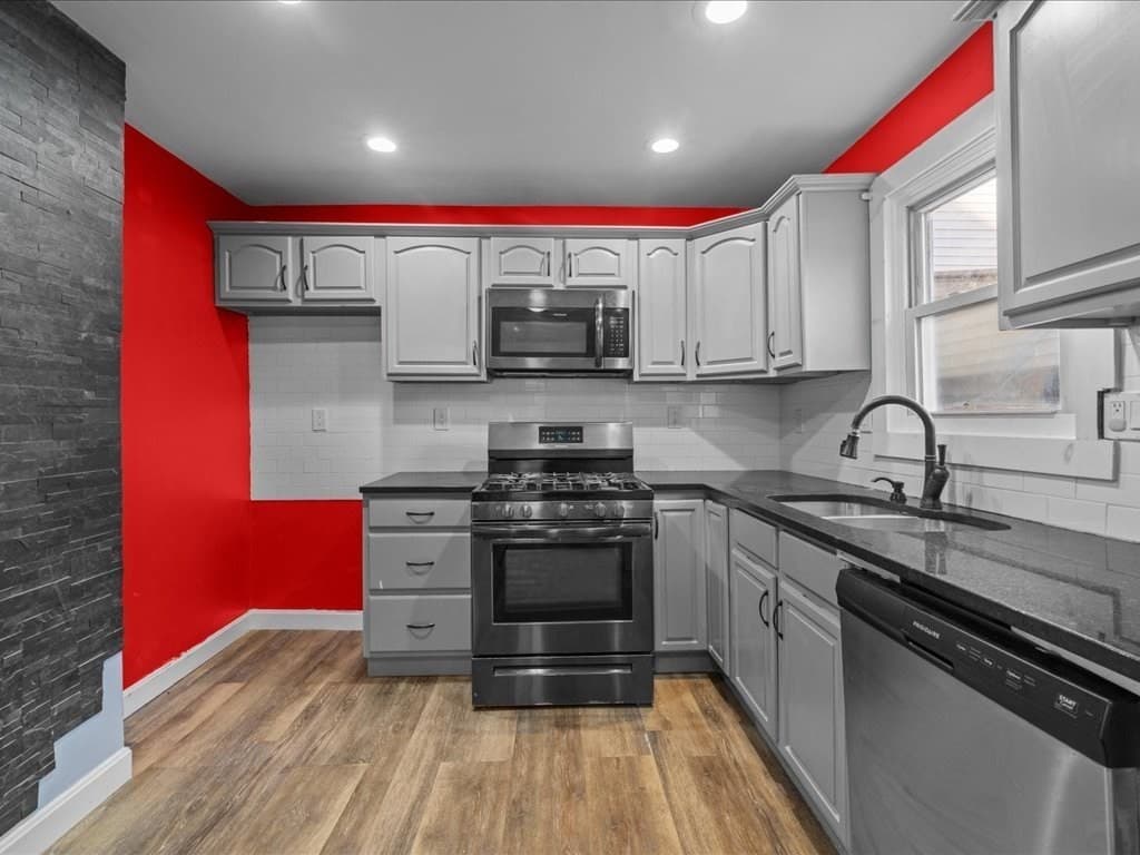 334 Fountain St, Fall River MA 02721 photo 3