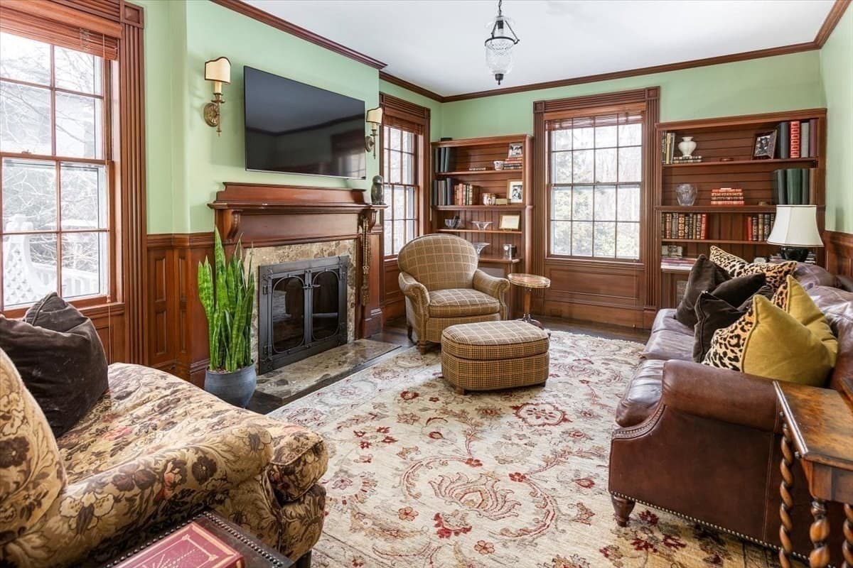 Single Family Residence at 394 Hammond St, Newton MA 02467, Newton, photo 9 of 24