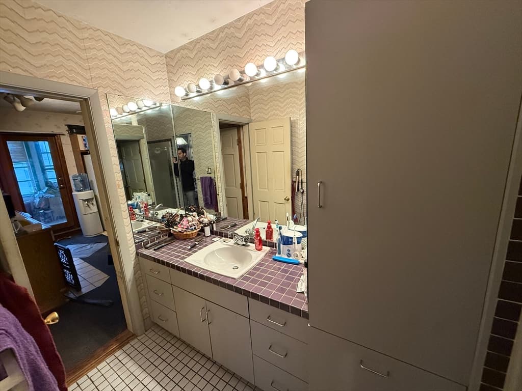 3 Family at 719 Main St, Clinton MA 01510, Clinton, photo 12 of 32