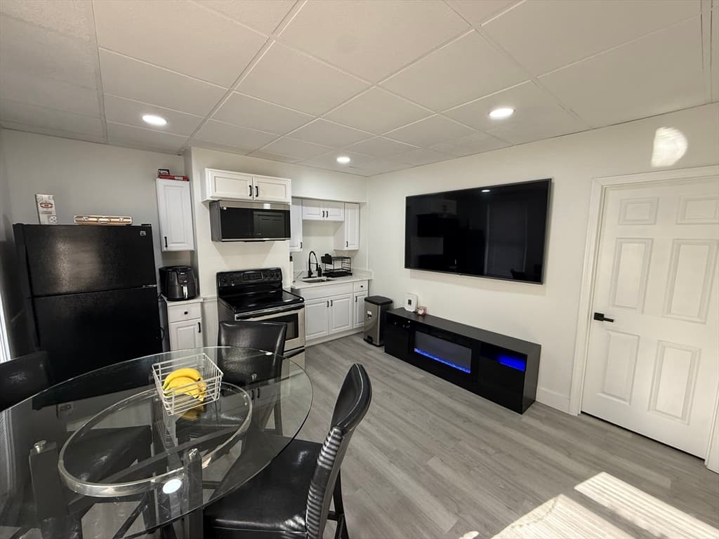 719 Main St, Clinton MA 01510