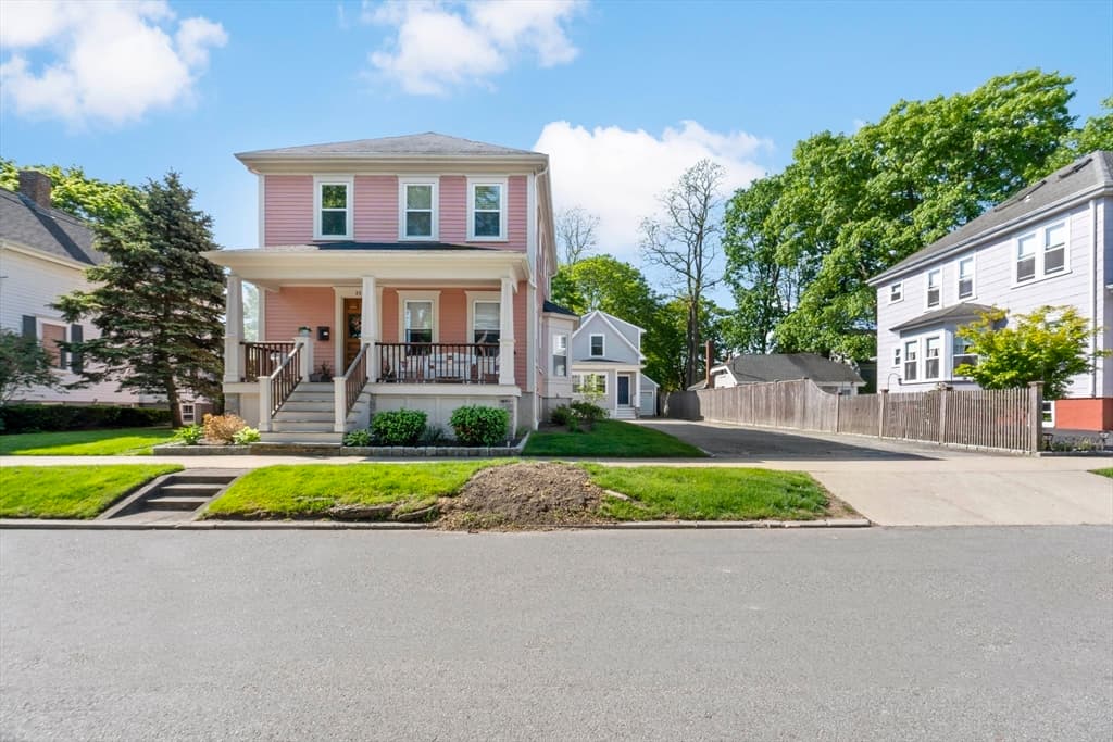 3 Family at 88 Burton Street, Bristol RI 02809, Bristol, photo 2 of 42