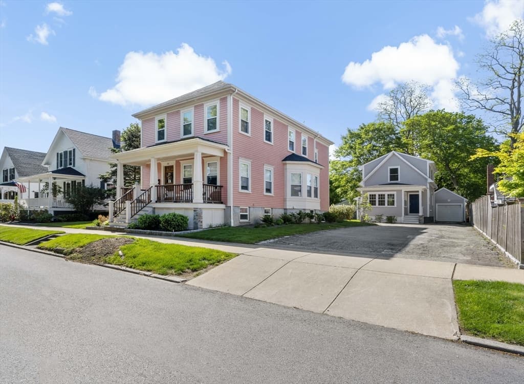 88 Burton Street, Bristol RI 02809