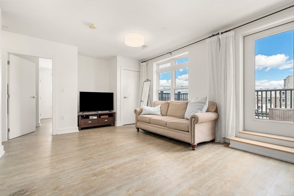 Condominium at 20 Penniman Rd # P3, Boston MA 02134, photo 7 of 22