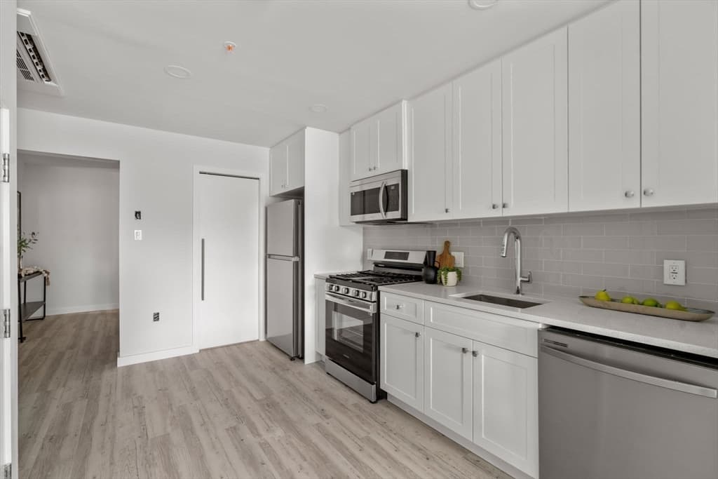 Condominium at 602 Canterbury # 10, Boston MA 02131, Boston, photo 10 of 16