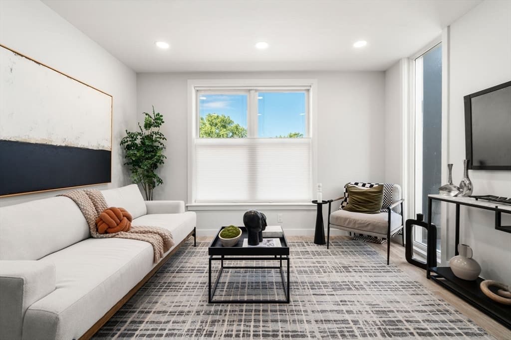 Condominium at 602 Canterbury # 10, Boston MA 02131, Boston, photo 4 of 16