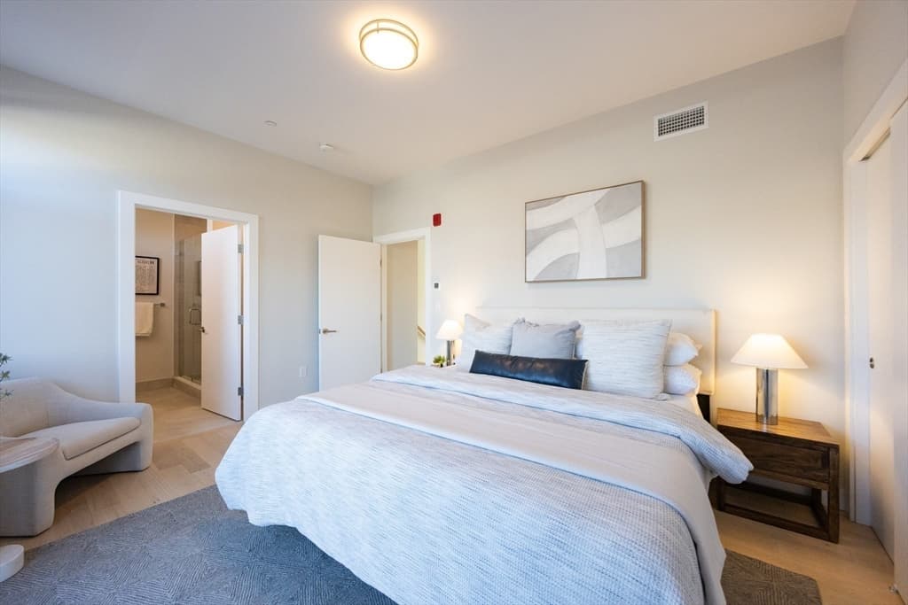 Condominium at 1 Loring Street # 3, Somerville MA 02143, photo 7 of 39