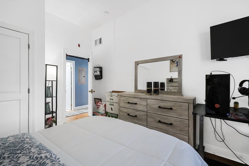Condominium at 7 Main St # 203, Brockton MA 02301, Brockton, photo 17 of 26