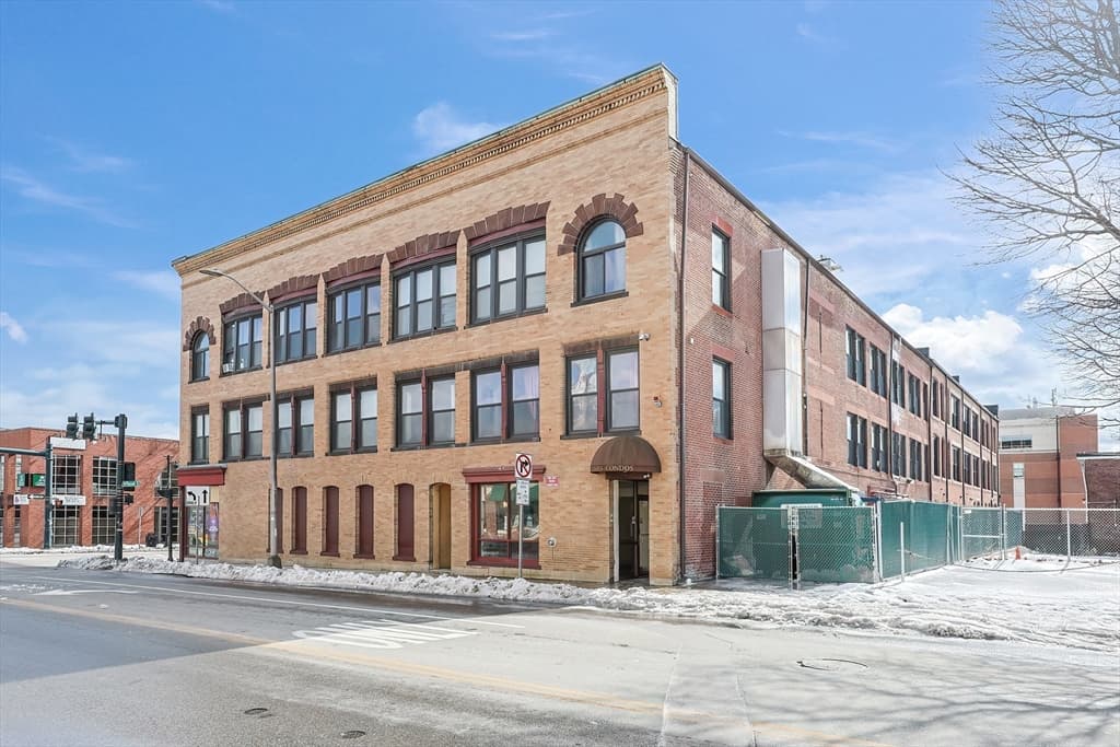 Condominium at 7 Main St # 203, Brockton MA 02301, Brockton, photo 24 of 26
