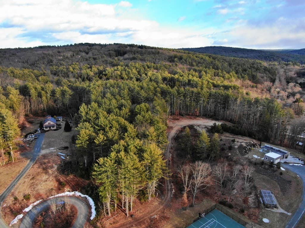Residential at 10 Hannabrooke Dr, Leverett MA 01054, photo 3 of 7