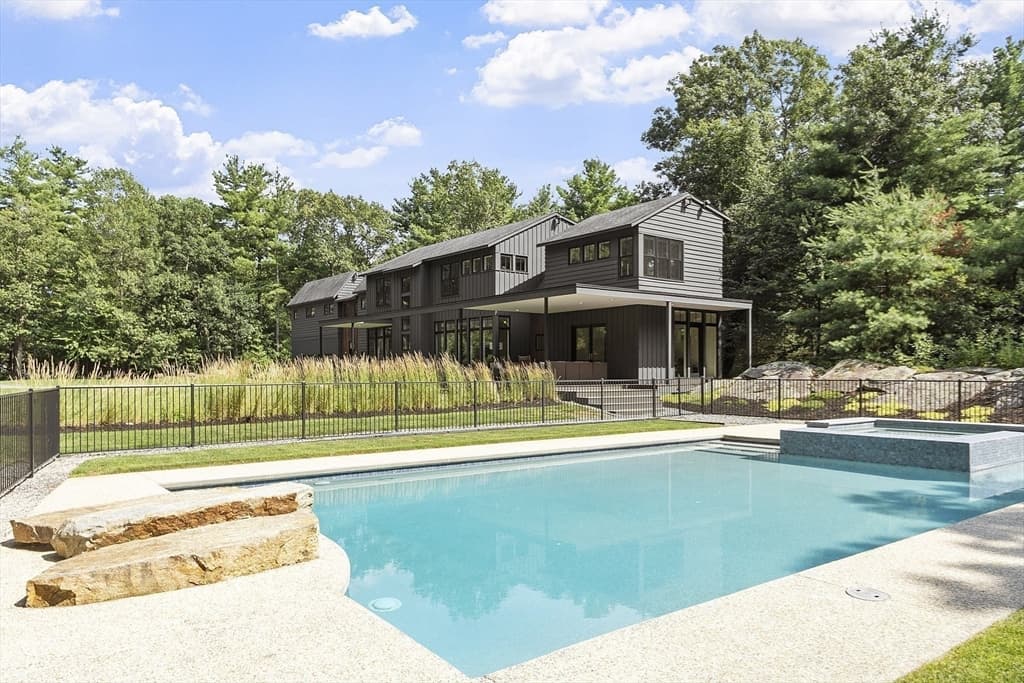 9A Ashley Road, Southborough MA 01772