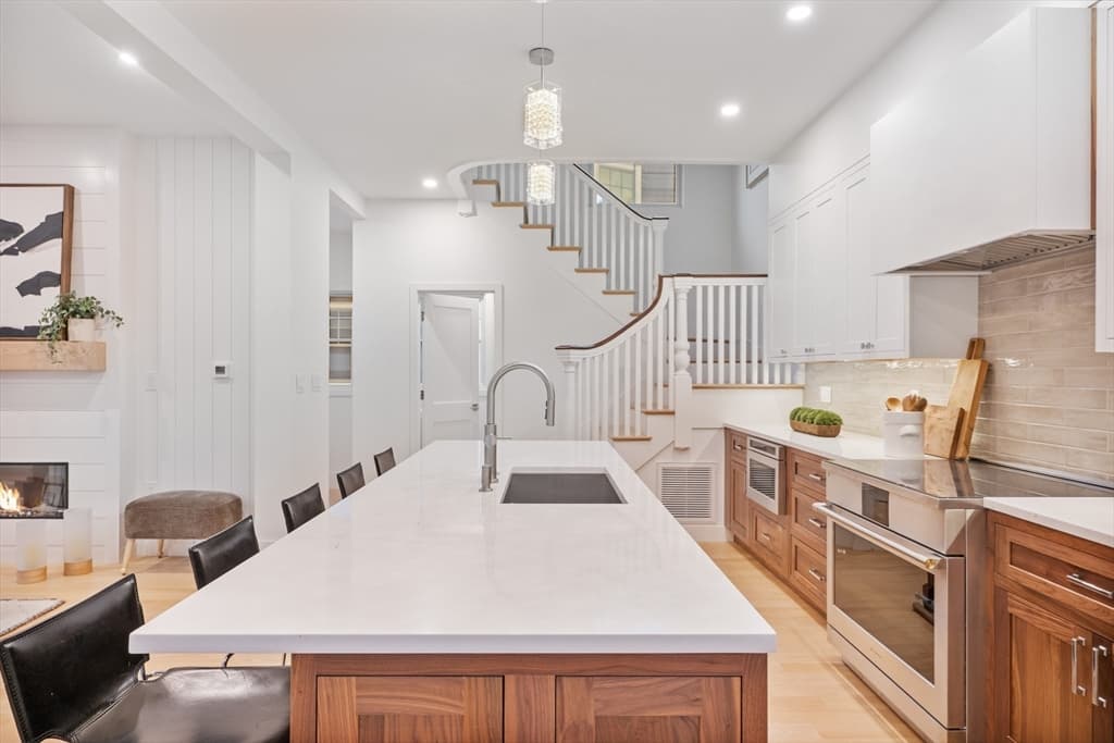 Condominium at 65 Francis # A, Brookline MA 02446, photo 5 of 35