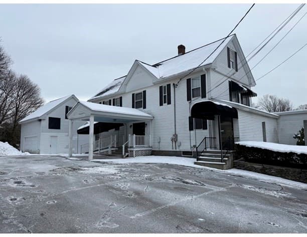 14 Walker St, Leominster MA 01453