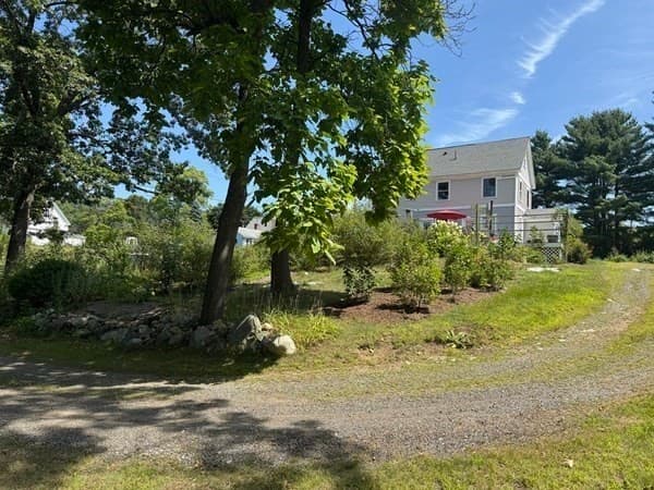 Residential at 26 Sprague Ave, Chelmsford MA 01824, photo 6 of 9