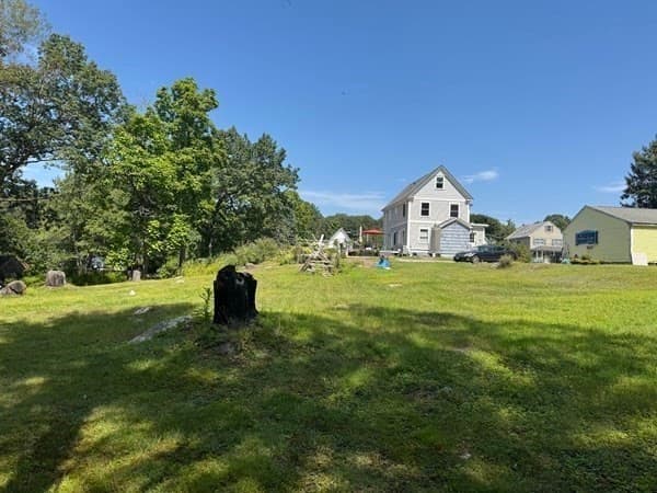 Residential at 26 Sprague Ave, Chelmsford MA 01824, photo 8 of 9