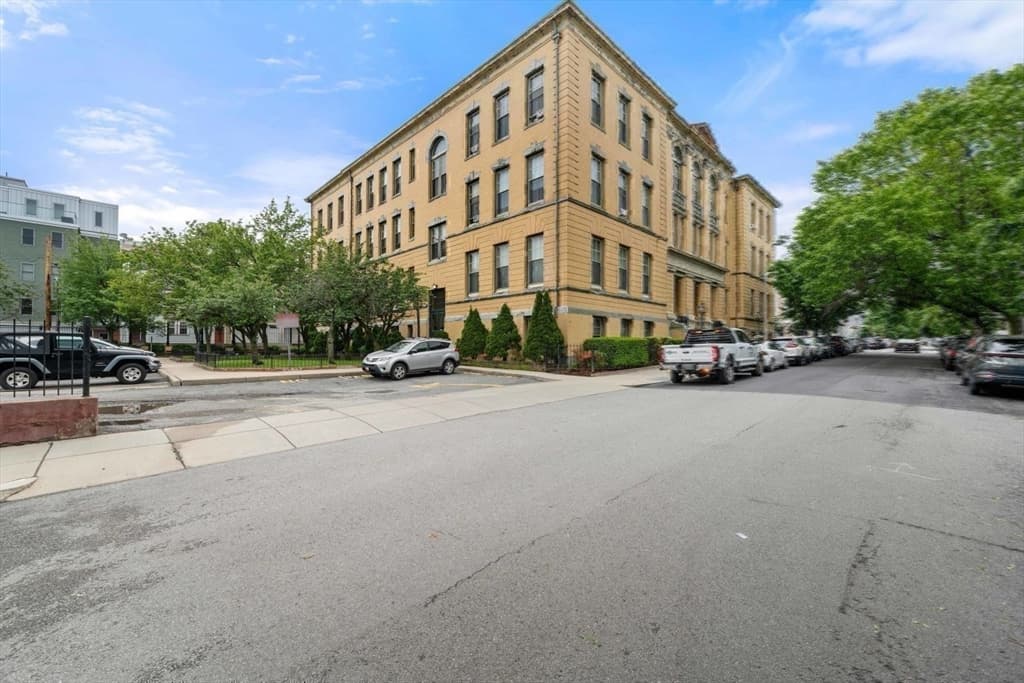 Condominium at 350 W 4th St # 103, Boston MA 02127, photo 5 of 25