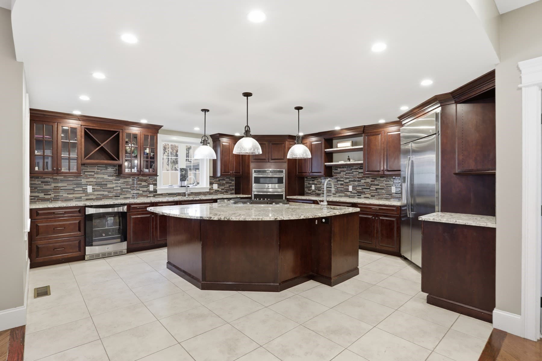 Single Family Residence at 71 Regency Place, North Andover MA 01845, North Andover, photo 7 of 42
