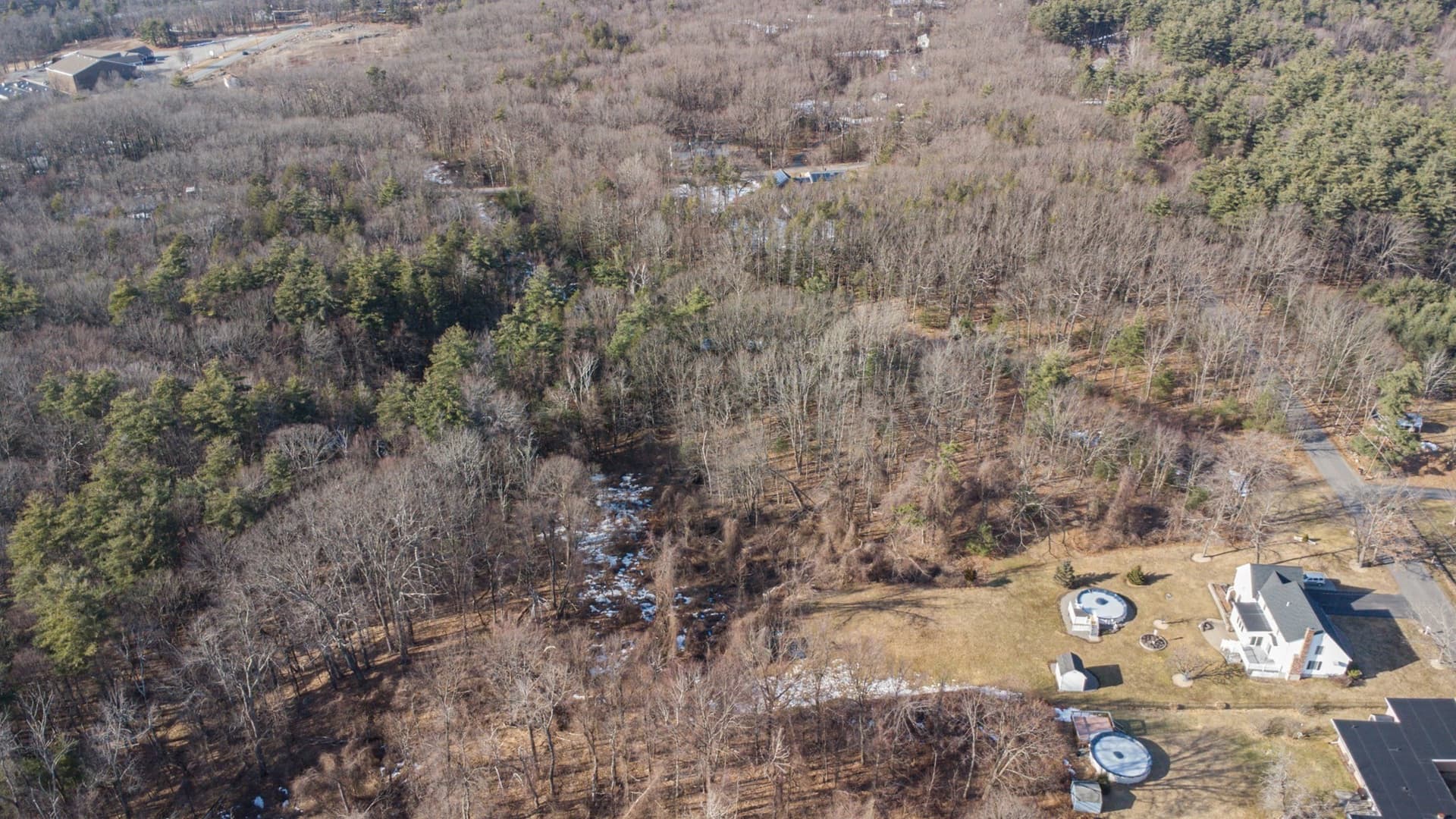 Residential at 365 Hollis Hill Road, Lunenburg MA 01462, photo 4 of 9