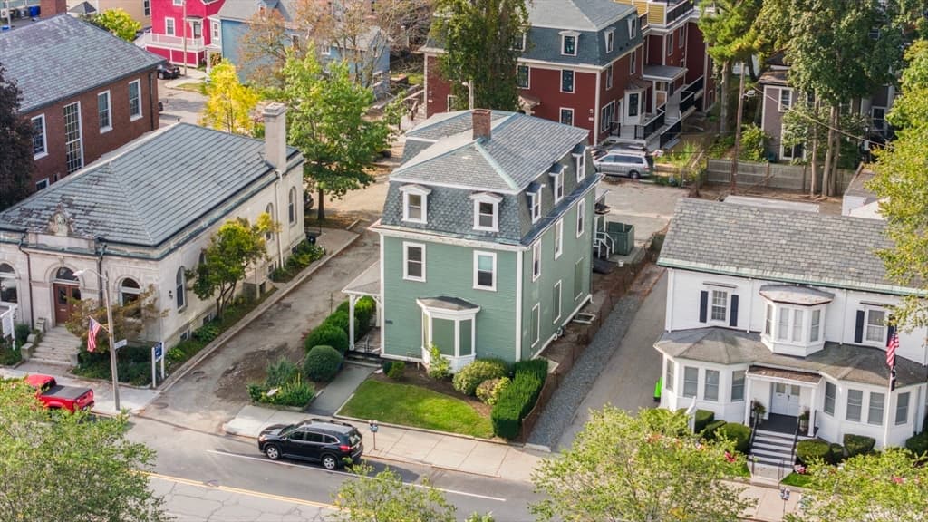 370 Washington St, Brookline MA 02445