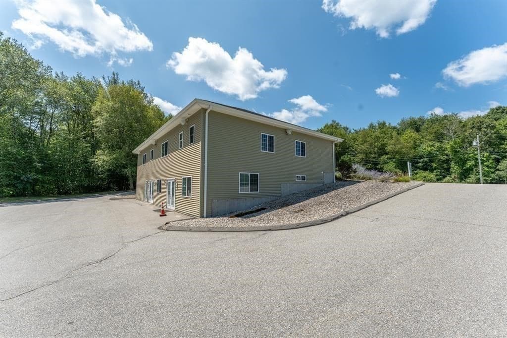 Commercial Sale at 20 Knollwood Drive, Canterbury CT 06331, photo 5 of 16