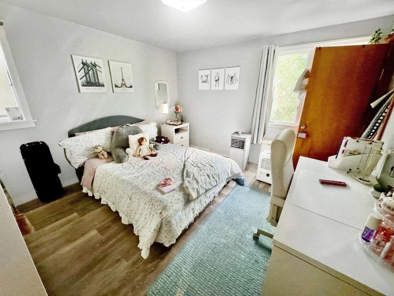 Single Family Residence at 47 Quenames Rd, Chilmark MA 02535, photo 5 of 8