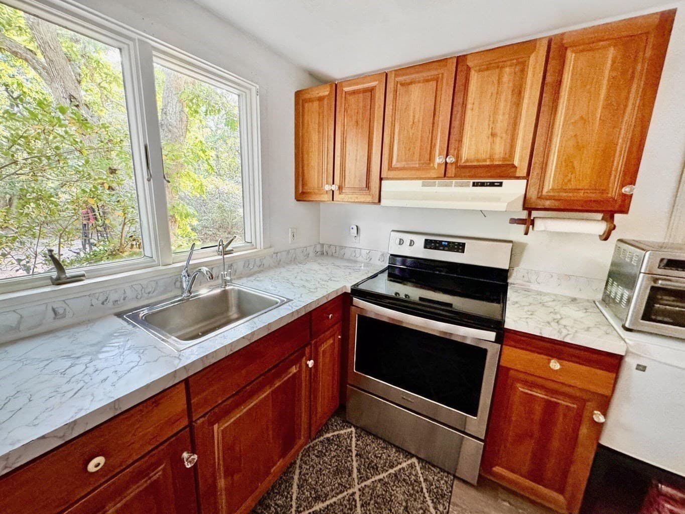 Single Family Residence at 47 Quenames Rd, Chilmark MA 02535, photo 4 of 8