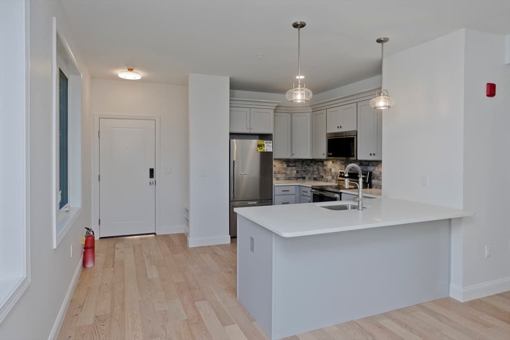 3 Family - 3 Units Up/Down at 107 Williams St, Northampton MA 01060, Northampton, photo 16 of 18