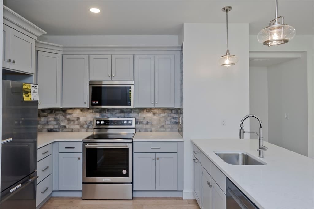 3 Family - 3 Units Up/Down at 107 Williams St, Northampton MA 01060, Northampton, photo 15 of 18